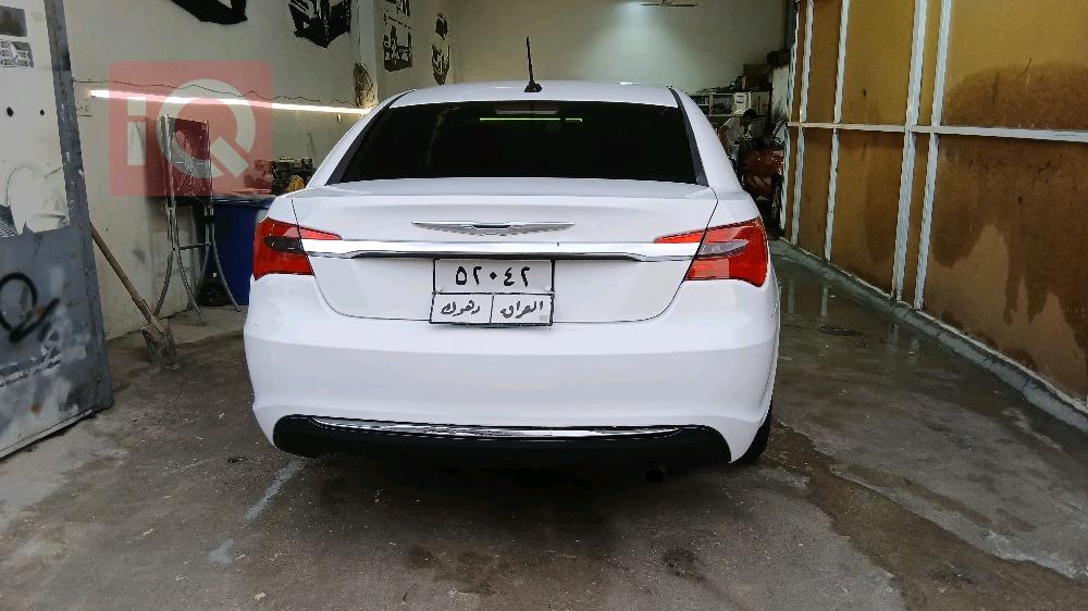 Chrysler 200